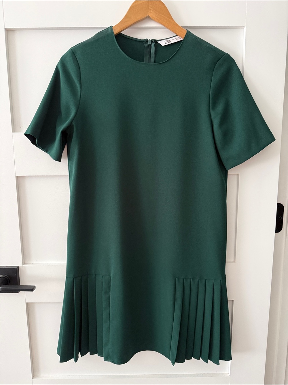 NWOT | Zara | Pleated Hem Shift Dress | Green | XS